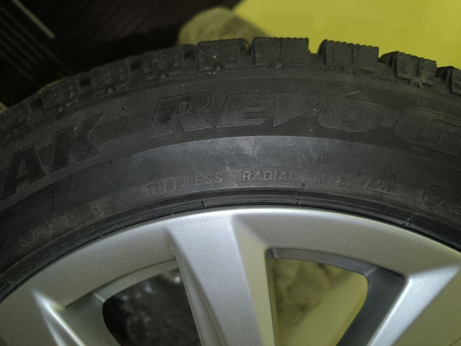 Диски Lexus з майже новою зимовою резиною Bridgestone 215/55 R17