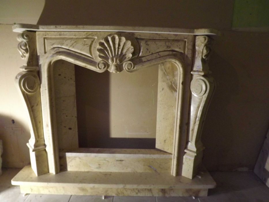 Kominek, Obudowa kominkowa, marmur, Portal, Ludwik,Ręcznie rzeźbiona.