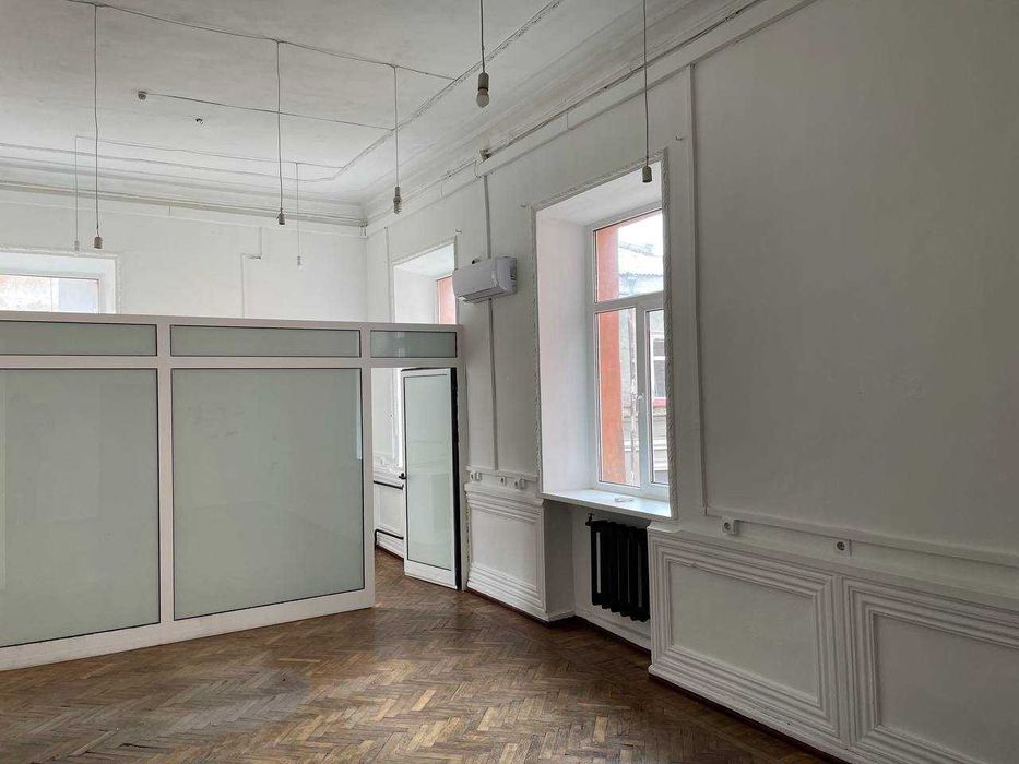 майдан Конституції - Оренда офісів в центрі Харкова