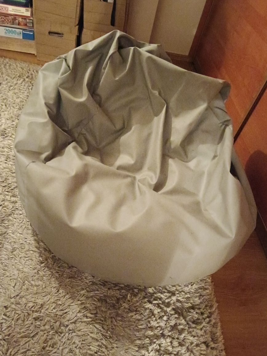 Pufa szara z dostawką na nogi