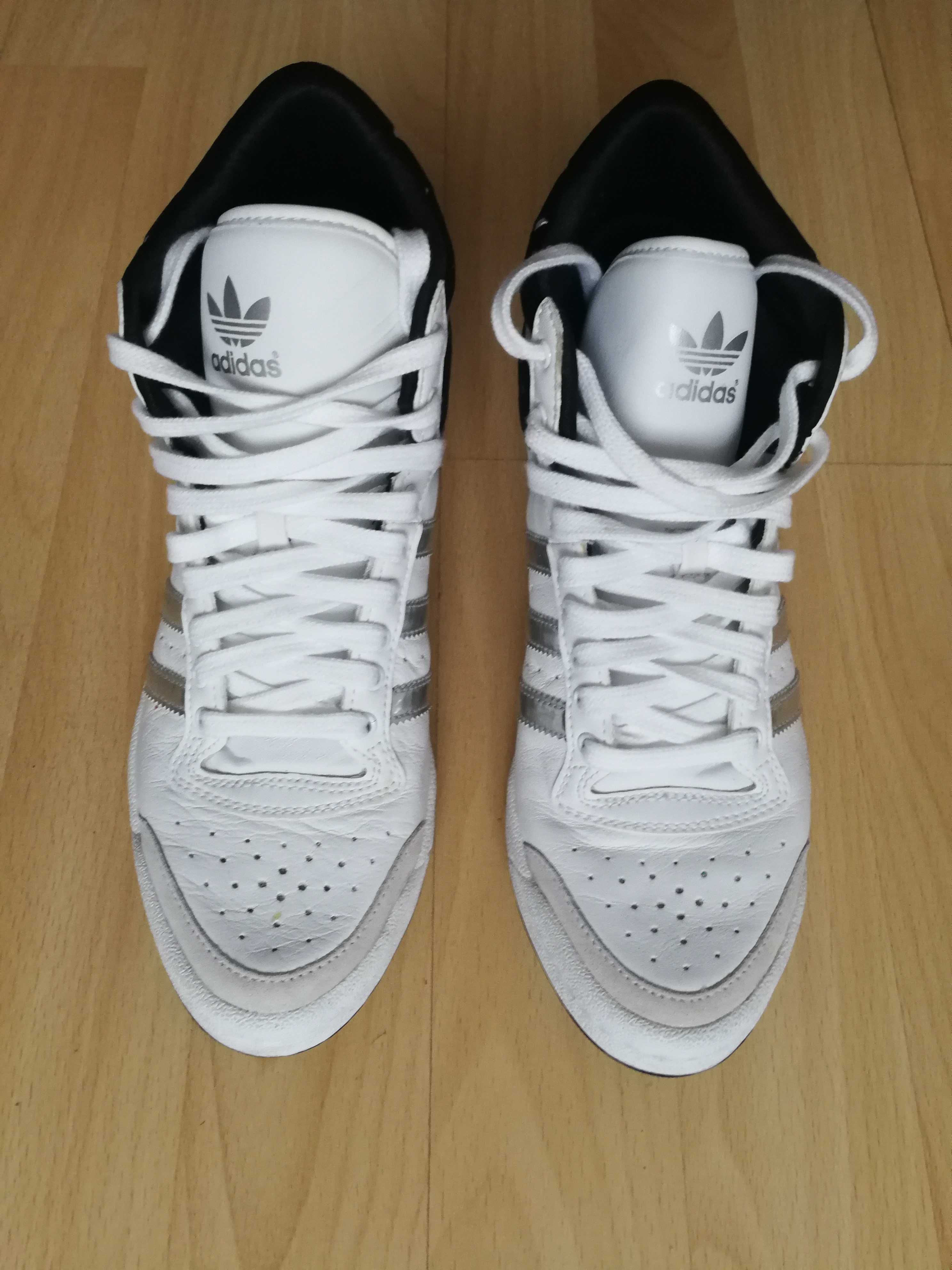 białe buty Adidas
