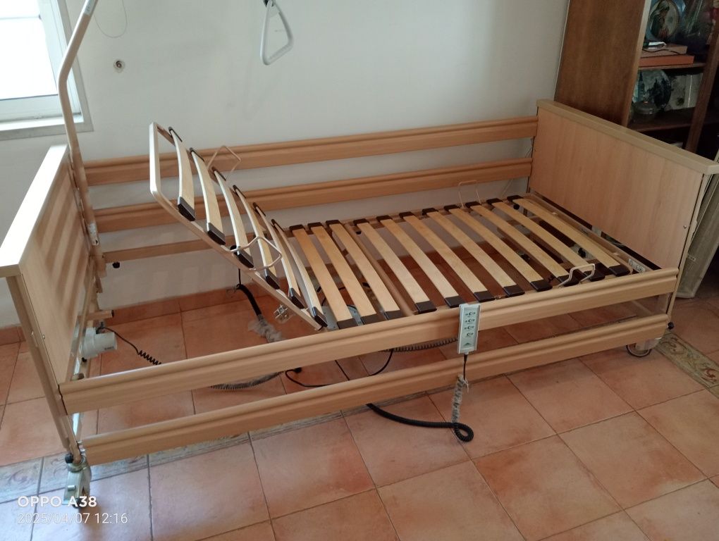 Cama elétrica articulada