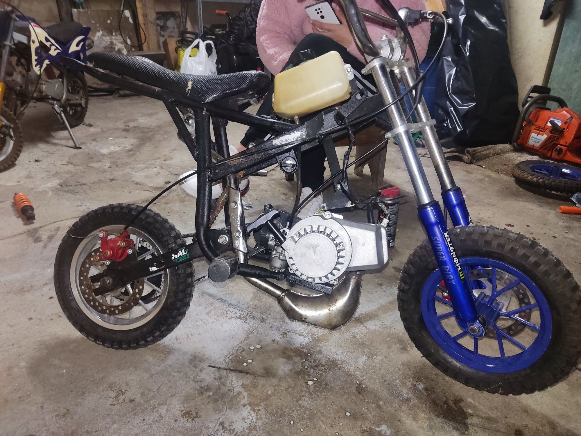 Mini mota 50cc a funcionar