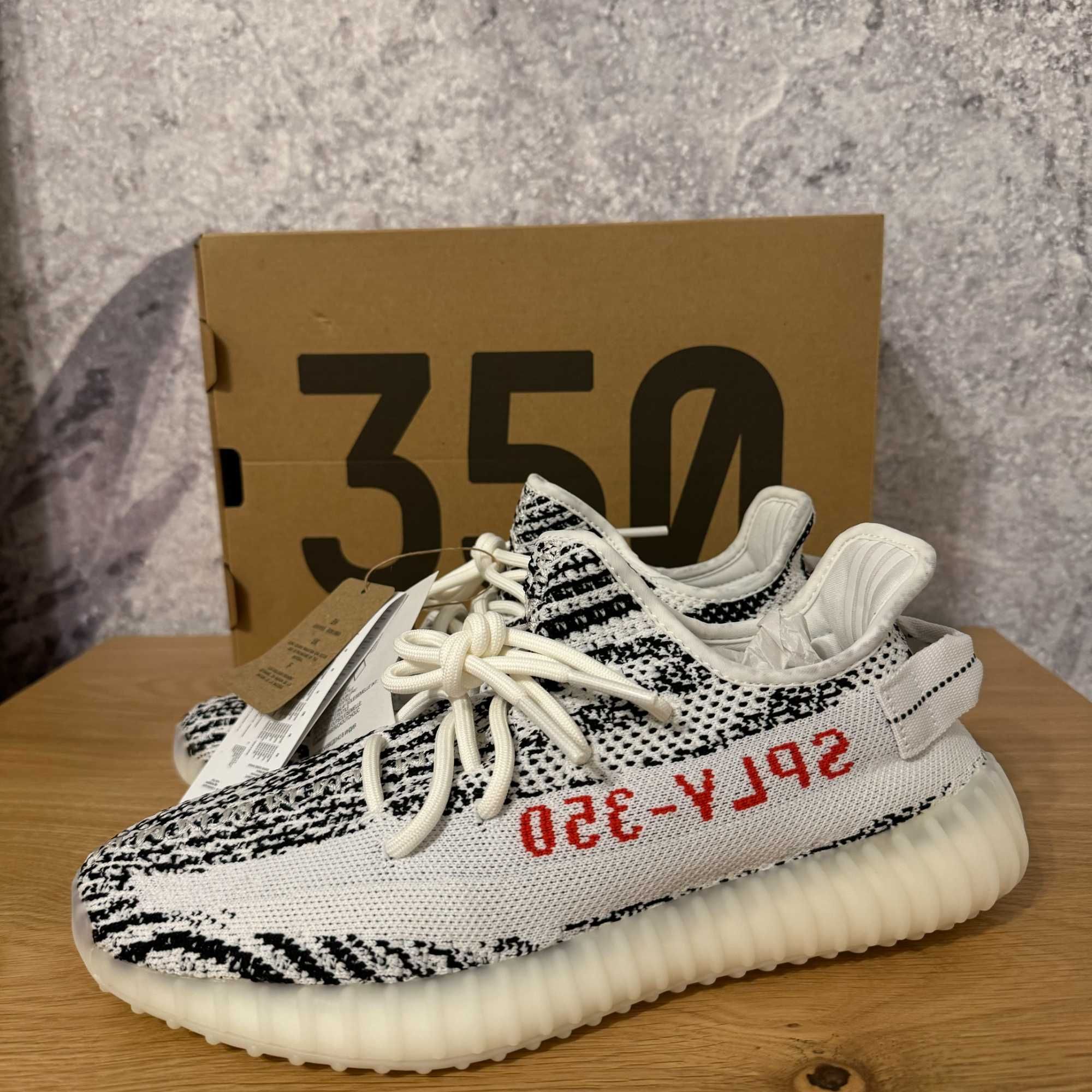 Yeezy Boost 350 v2 Zebra rozm 41 1/3