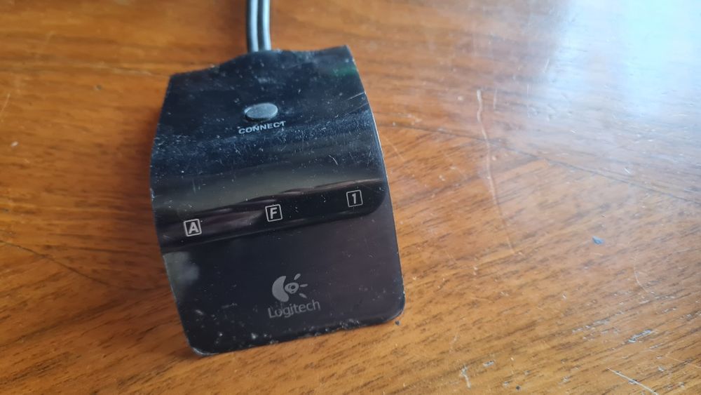 Bezprzewodowa kawiatura z myszką - Logitech