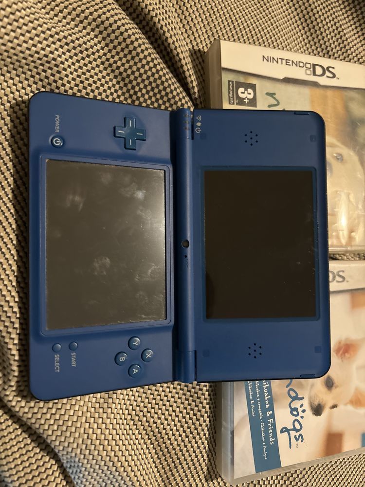 Nintendo DSi XL + 2 jogos