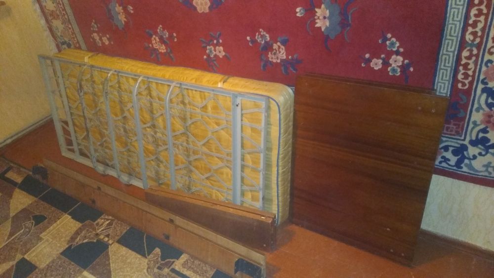 Кровать б/у однушка