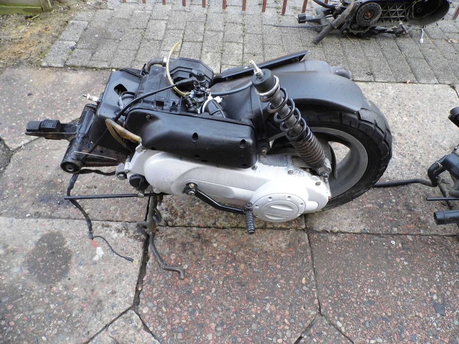 SILNIK PIAGGIO TPH NEW FLY 50 2T  sr motard sportcity gwar 4 tys km