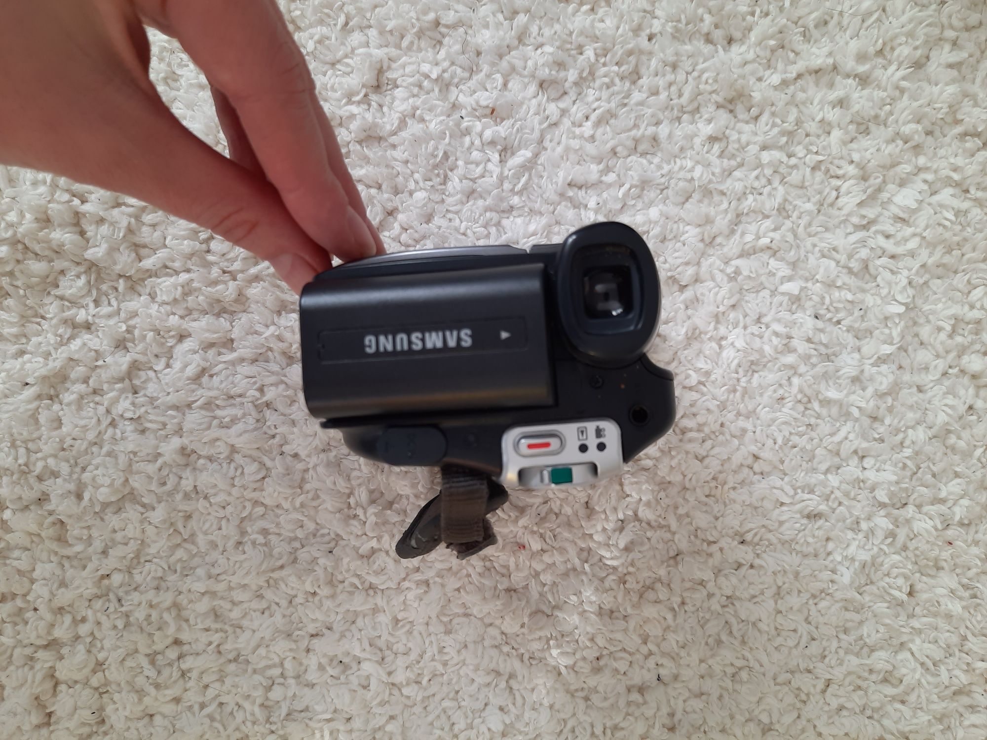 Видеокамера Samsung vp-dc171