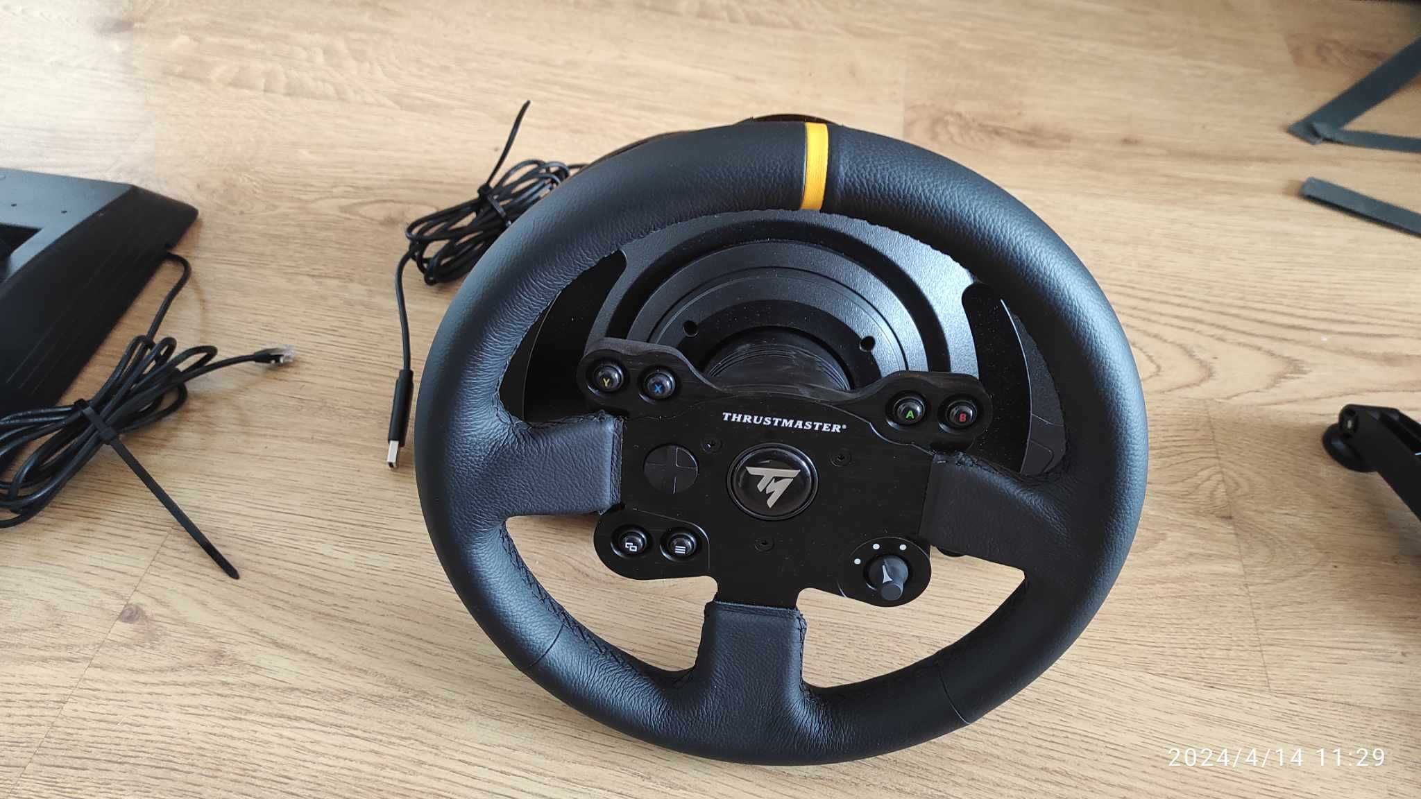 kierownica Thrustmaster TX Racing Wheel Leather Edition + pedały