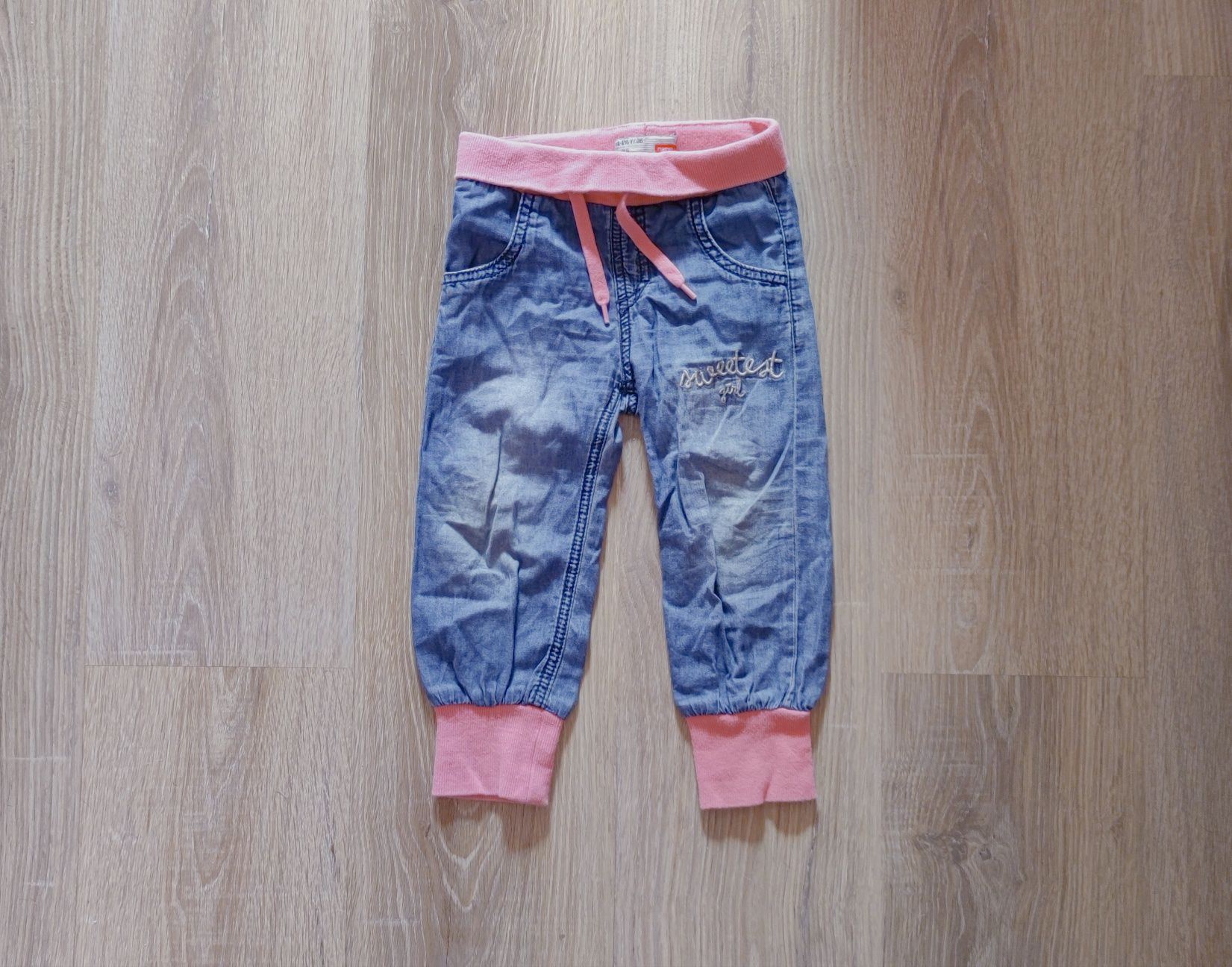 Spodnie z cienkiego jeansu dla dziewczynki r. 86