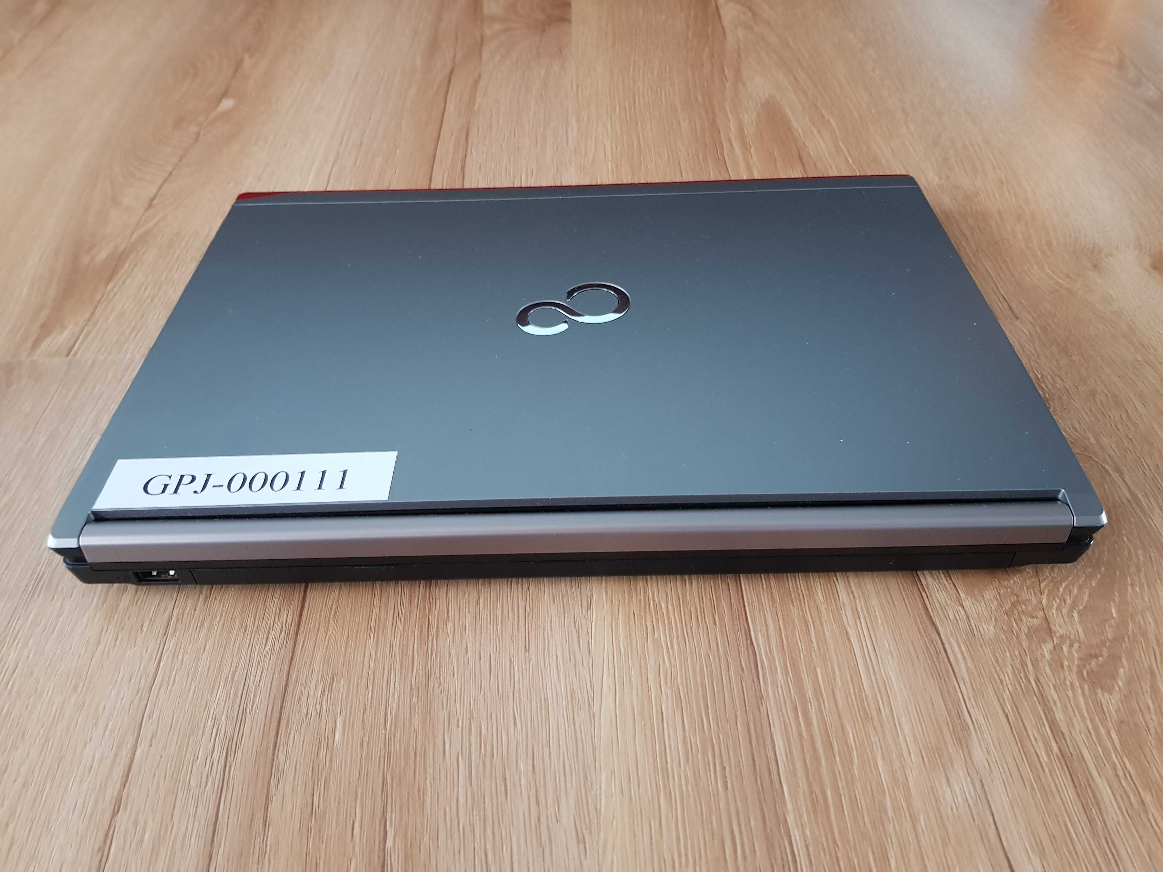 Laptop Fujitsu LIFEBOOK E Series / i5 / 8 GB RAM / Win 10 Pro