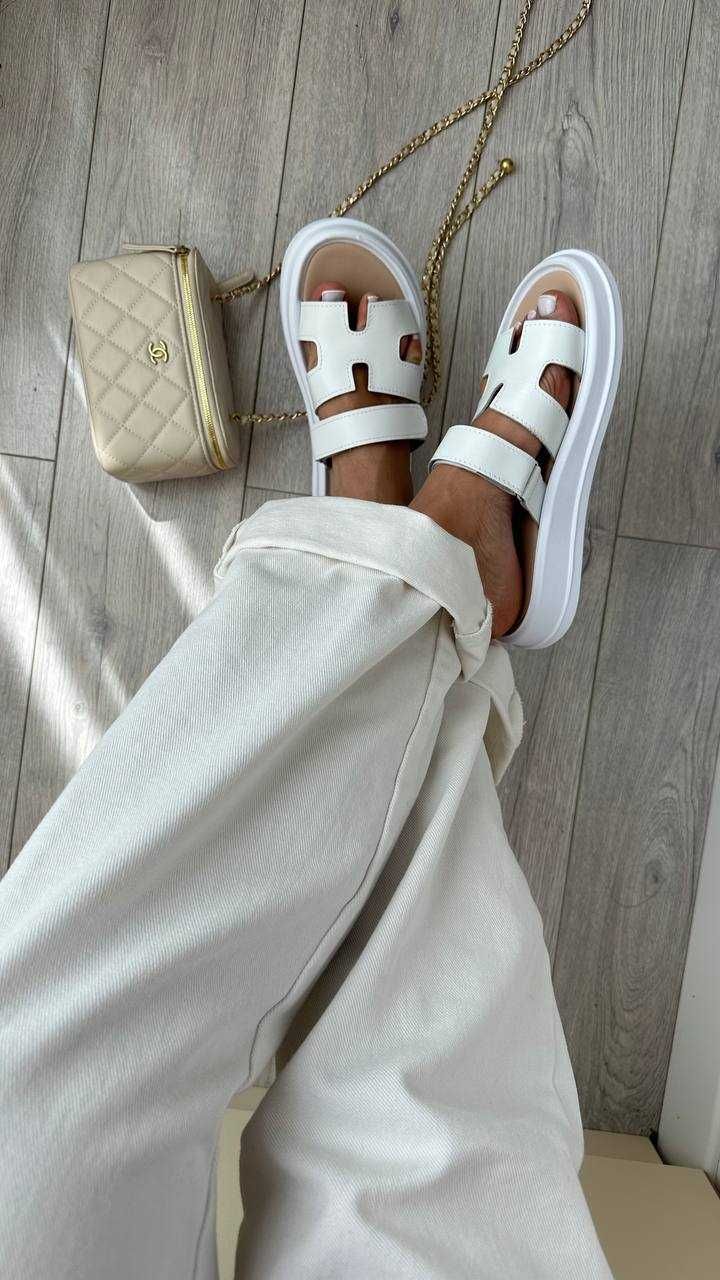 Шльопки жіночі натуральні (36–41) в стилі Hermes білі | шлепанцы