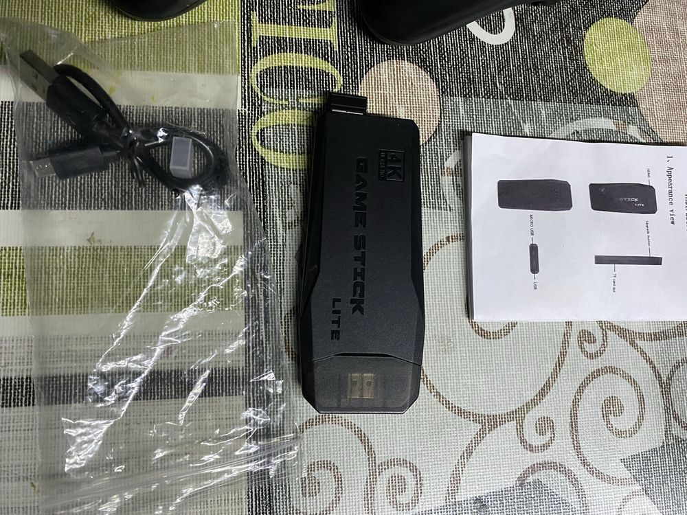 Game stick 4k 10000 jogos com 2 comandos por bluetooth