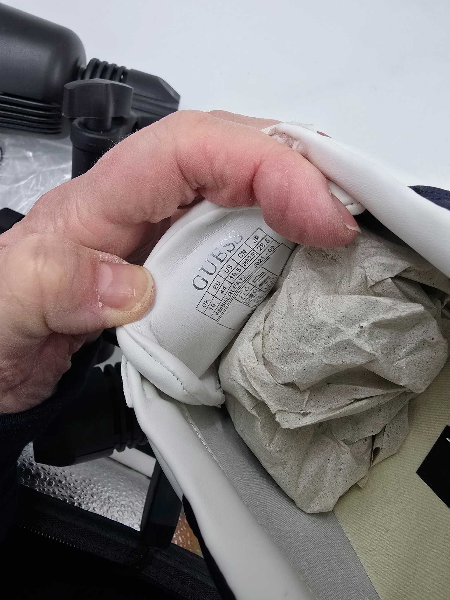 Sneakersy ze skóry kolorowe  GUESS Salerno platforma R.37 GU14SS