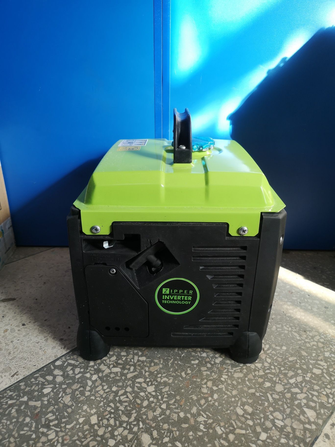 Инверторный генератор Zipper ZI-STE1 100IV