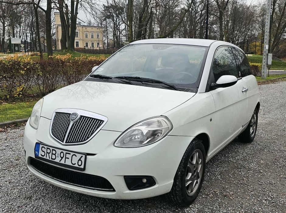 Lancia Ypsilon Lancia Ypsilon 1.2 benzyna/Stan bdb/Nowe opony, akumulator, garażowana