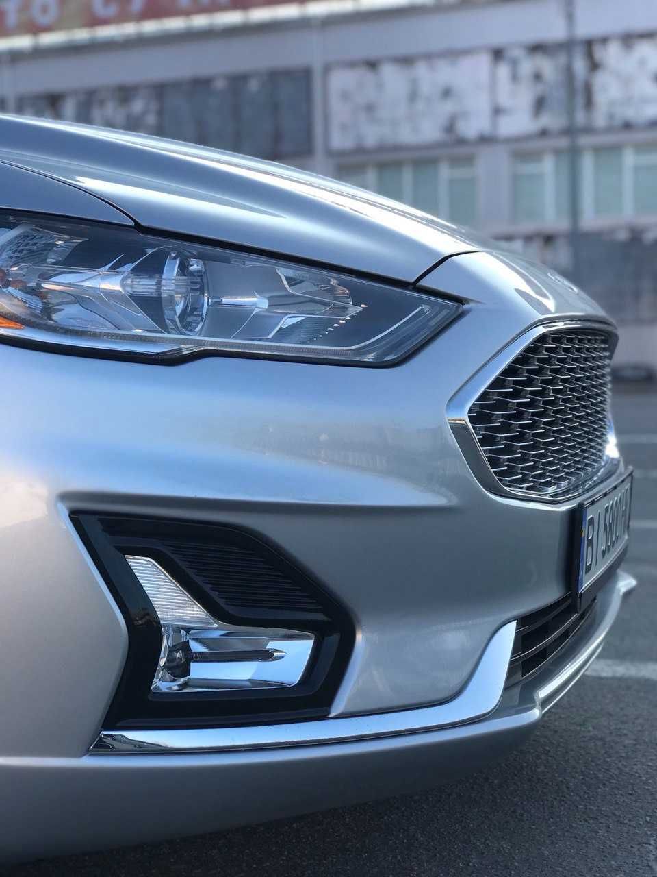 Ford Fusion hybrid 2019