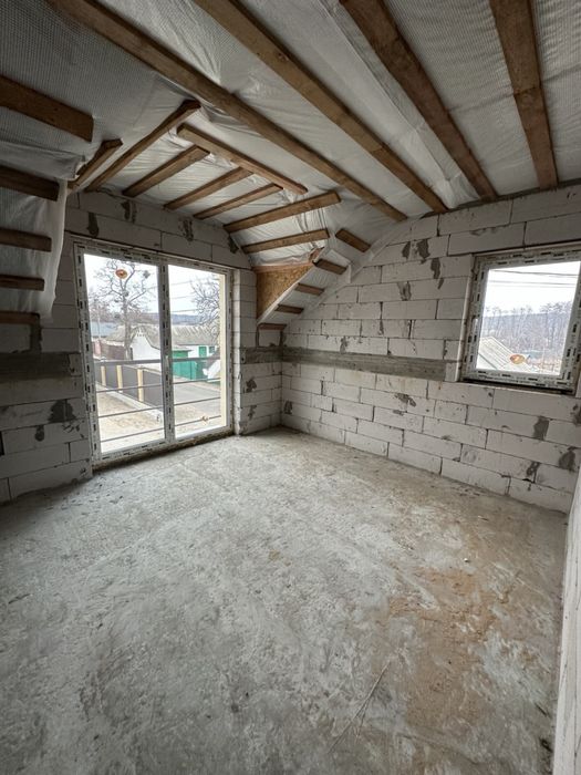 Таунхаус з виходом до озера;Лівий берег, с.Гнідин; на території басейн