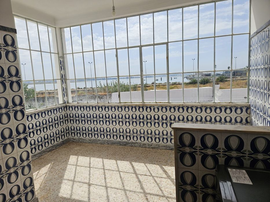 Apartamento com 2 quartos , cozinha ampla e marquise com vista