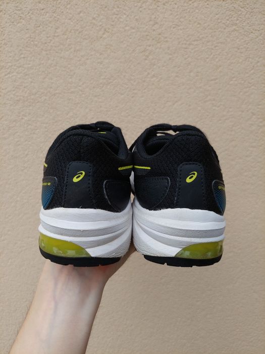 Кросівки Asics GT-1000 12 в чудовому стані.