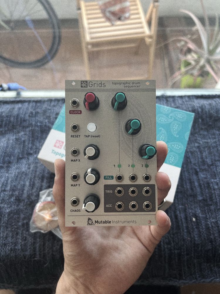 material eurorack - sintetizador modular