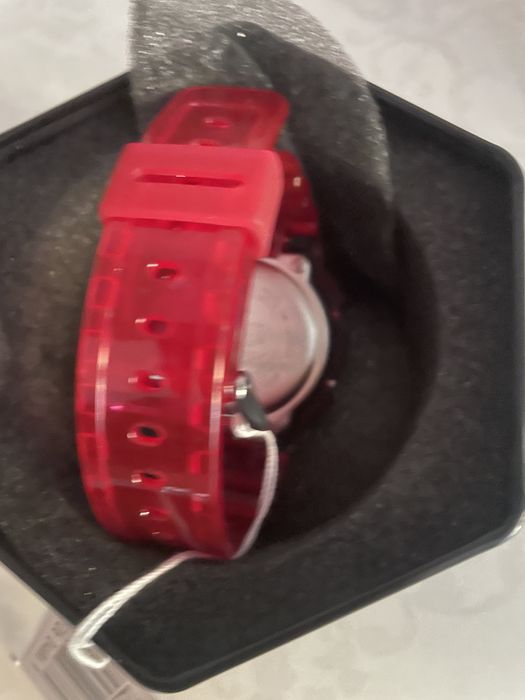 casio czerwony G-SHOCK edycja limitowana DW-5600SB-4ER
