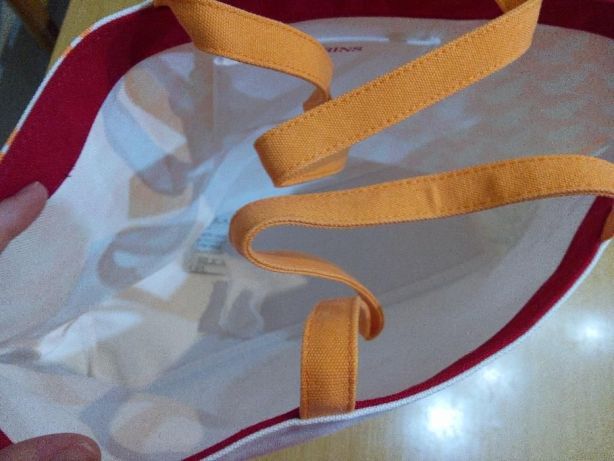 CLARINS mala com alça e dois padrões diferentes dos dois lados NOVO