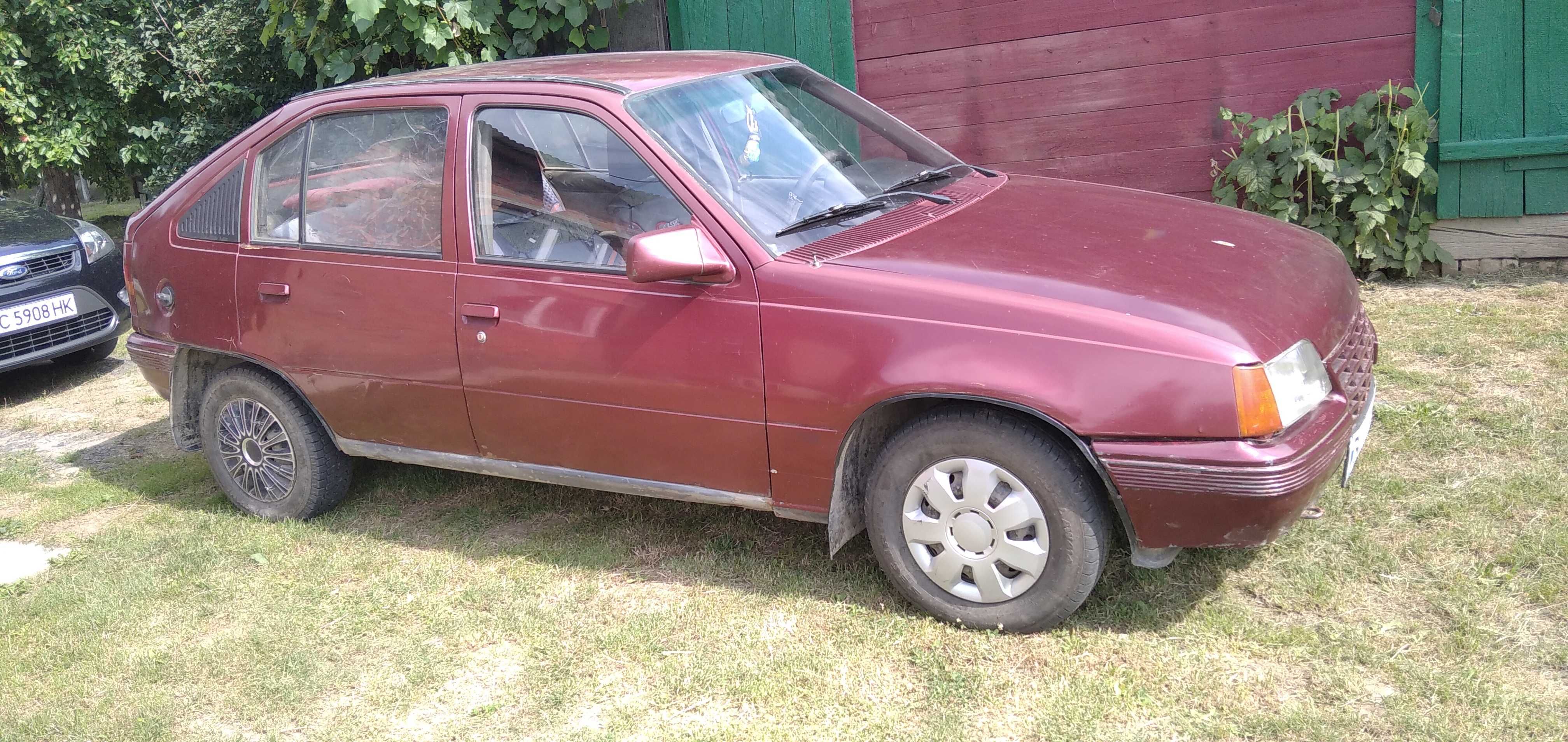 Автомобіль OPEL KADETT хетчбек 1.3 бензин 1985