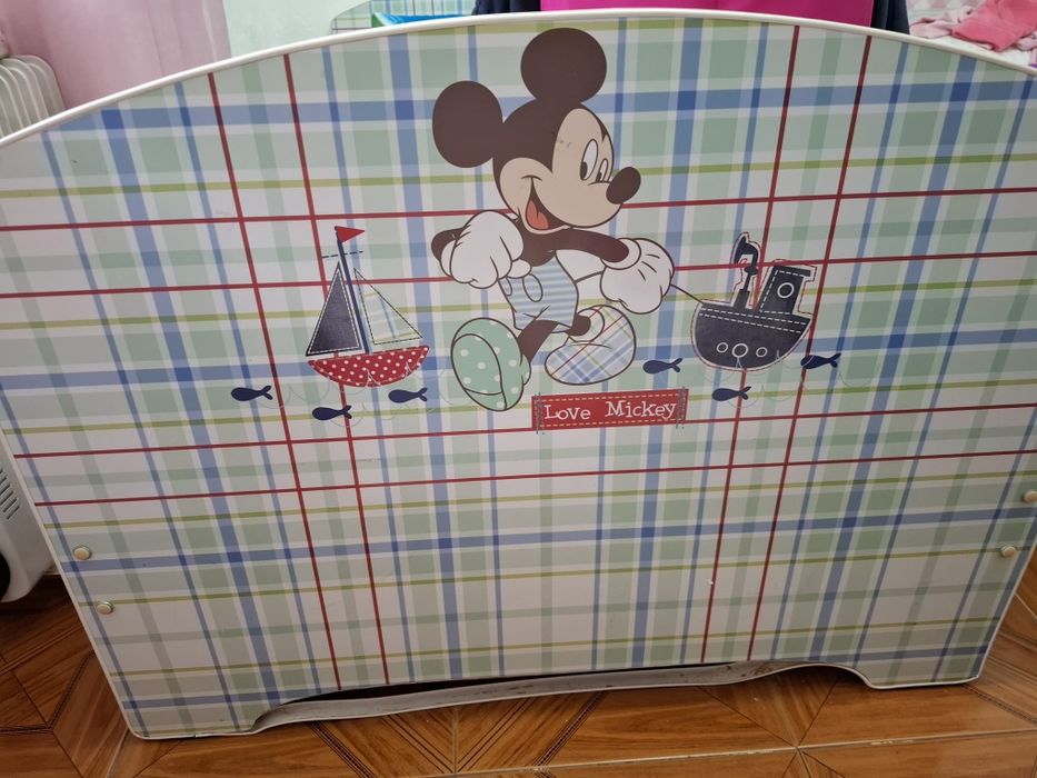 Cama Mickey c/colchão e traves laterais