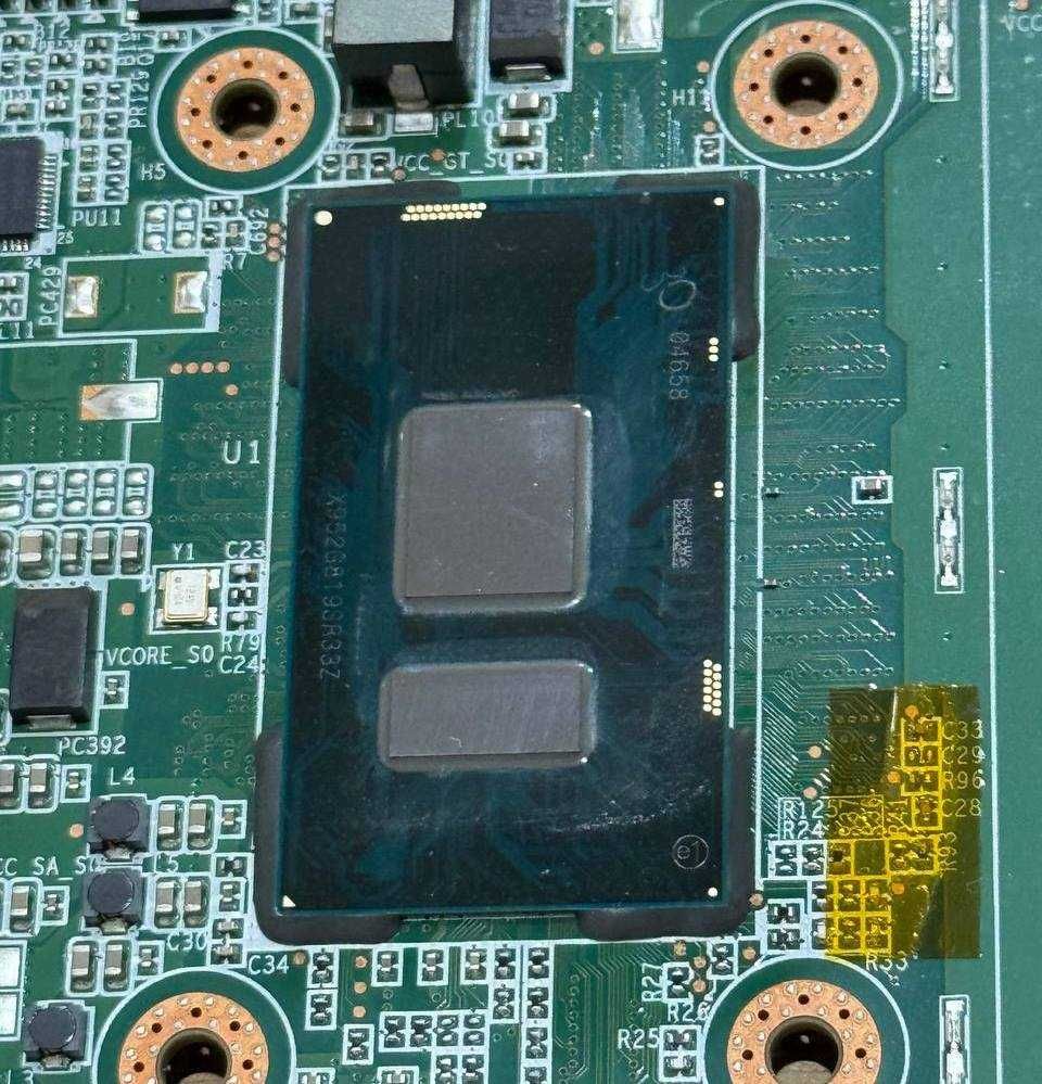 Процесор Intel Core i7-7600U