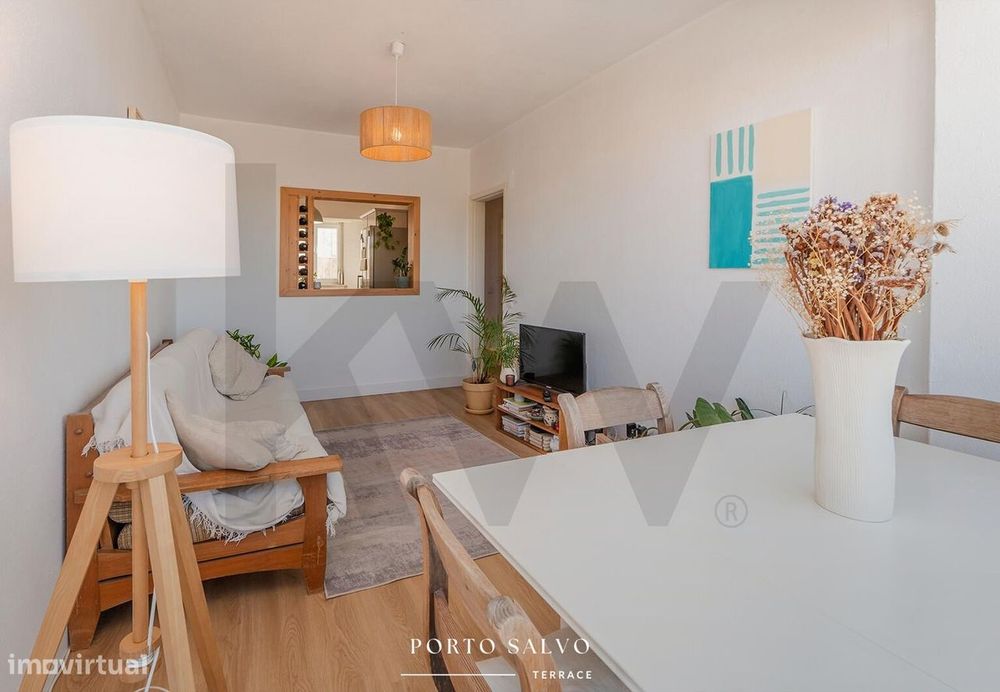 T2 Remodelado com Terraço em Porto Salvo – Oeiras