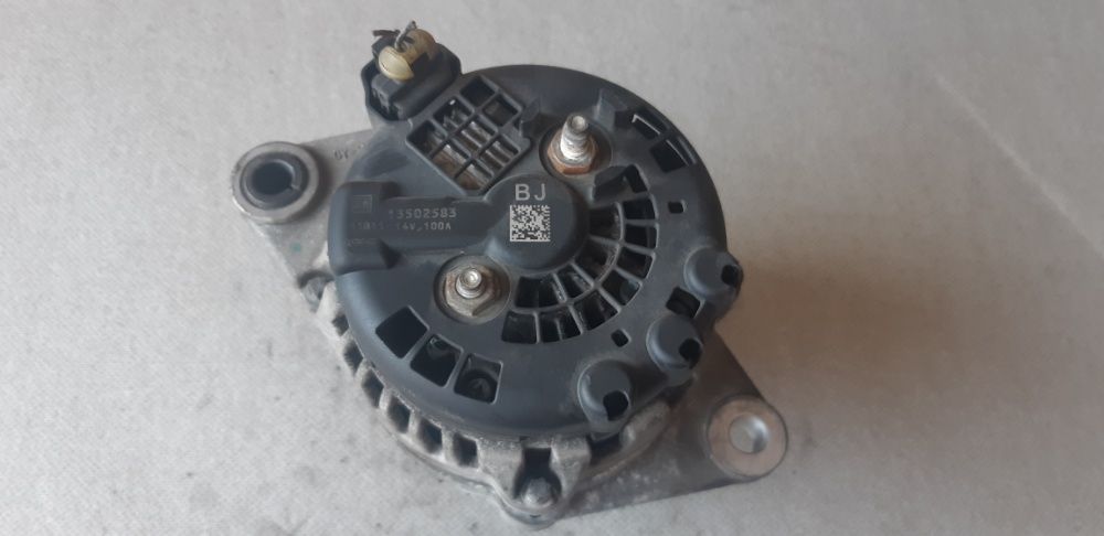 Opel Insignia Alternator 2.0 CDTI