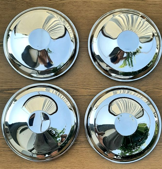 Колпаки новые на НИСА, ЖУК, ВАРШАВА, м20 победа. Москвич-401.