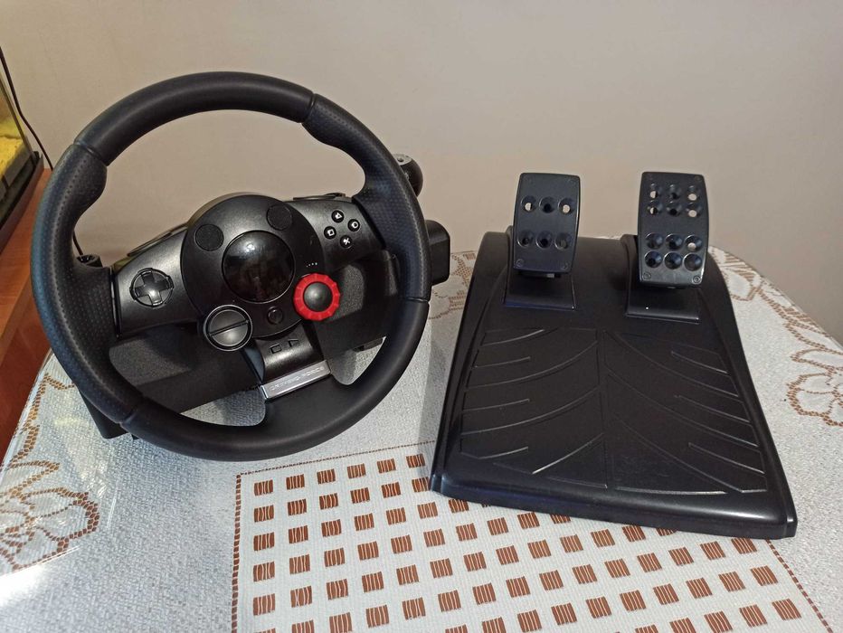 Kierownica z pedałami Logitech Driving Force GT 900° Force Feedback