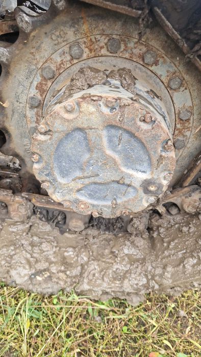 koparka cat 312c caterpillar reduktor obrotu rozdzielacz gąsienica