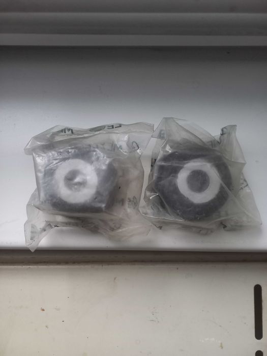 Продаю сайлентблоки подрамника Мауle