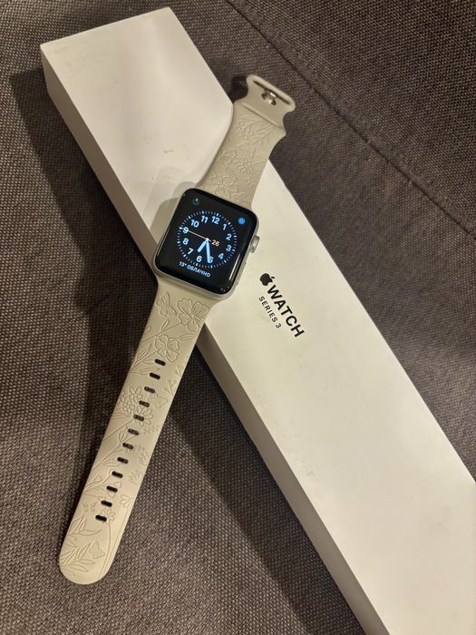 Apple Watch Series 3 (GPS) 42mm Silver Aluminium