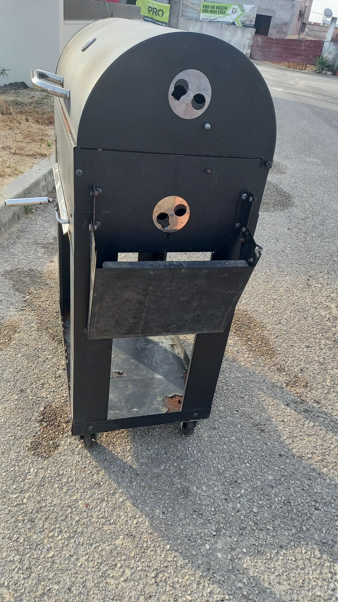Barbecue / Fogareiro a carvão