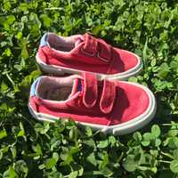 Дитячі кросівки червоного кольору