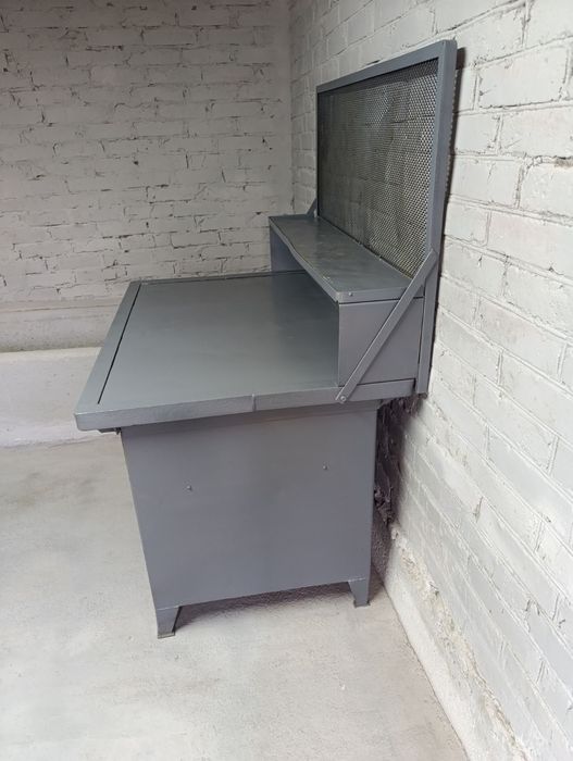 Стіл металевий слюсарний