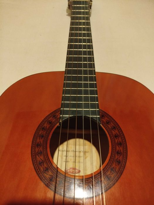 Guitarra acústica STAGG C542 castanha