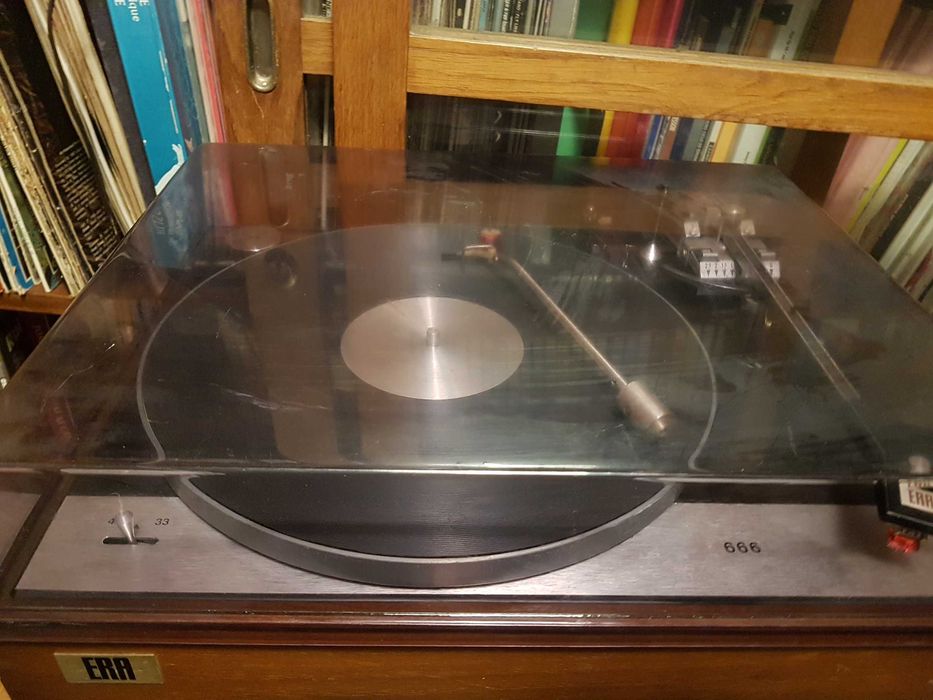 Gira discos ERA 666 de 1972