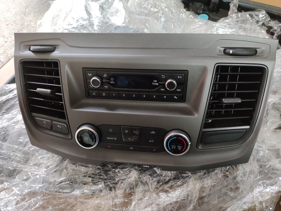 Konsola radio ford custom klimatronic . 2018-