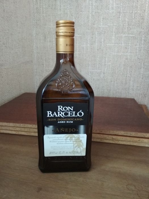 Бутылка стеклянная для алкогольных напитков разливного алкоголя 1 л