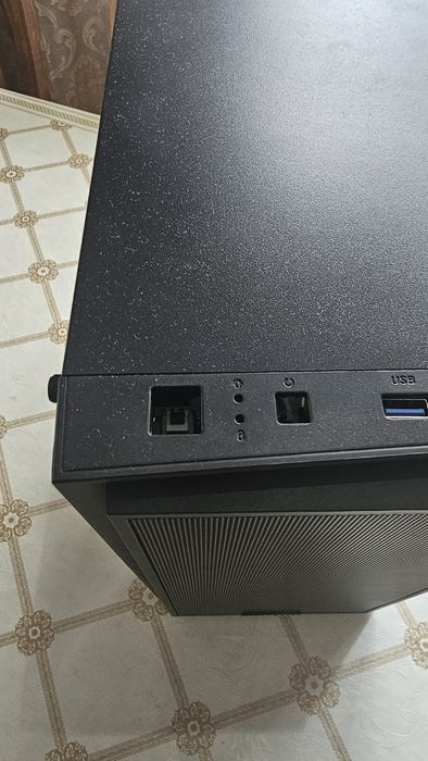 Корпус з чотирьма кулерами