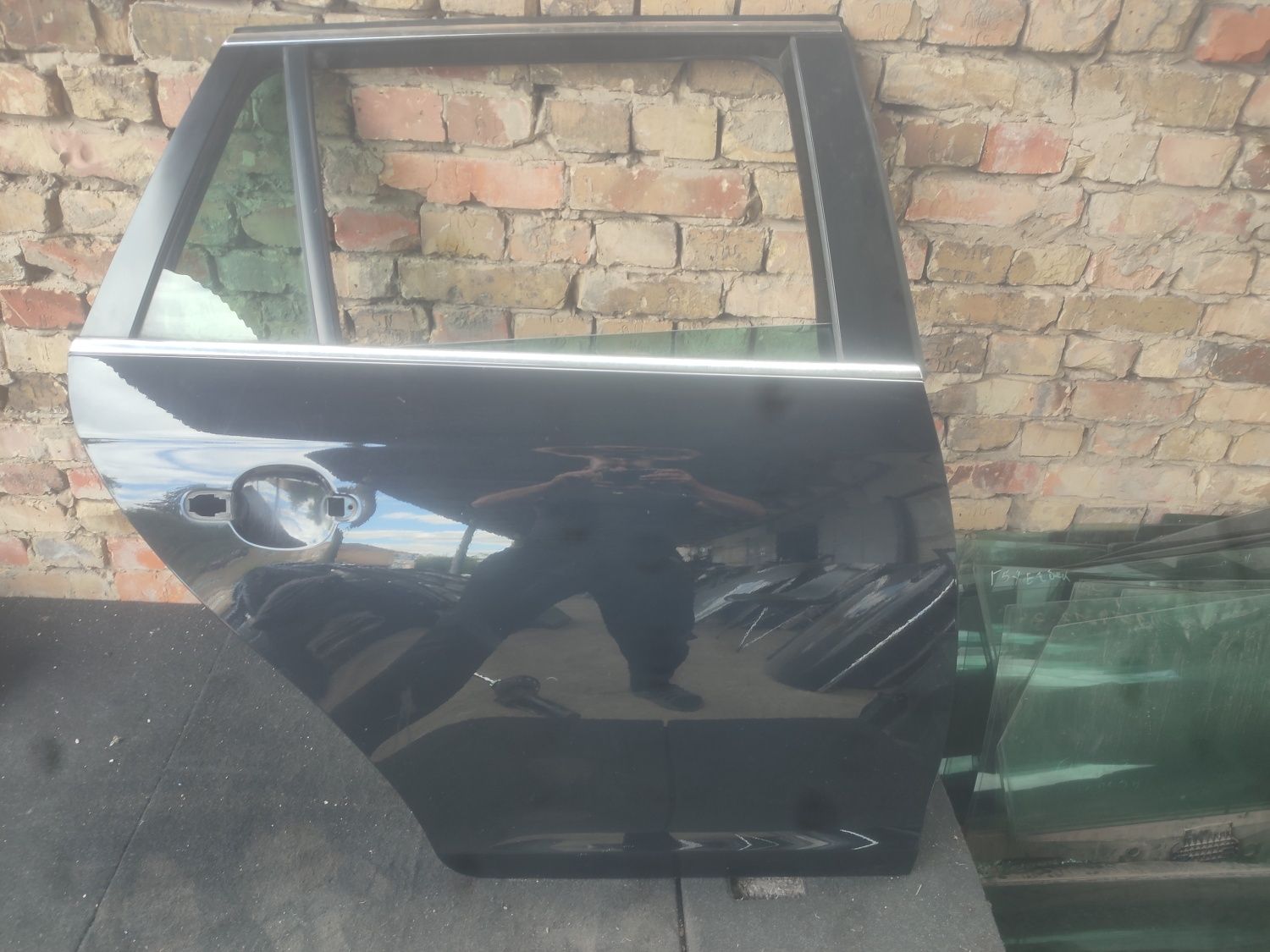 Двері задні універсал golf 5 6 задні дверкі Фольксваген Гольф 5 6 LC9X