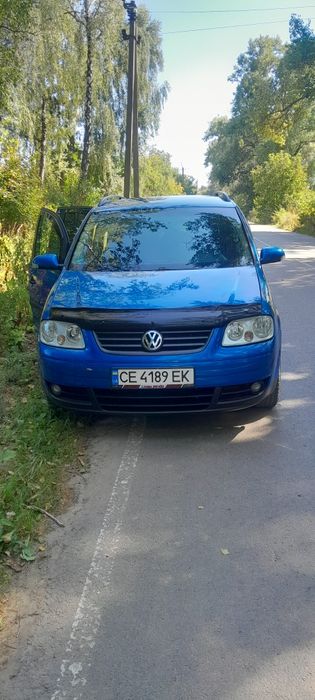 Volkswagen Touran 1.6 FSI Гарний стан 6-ступка