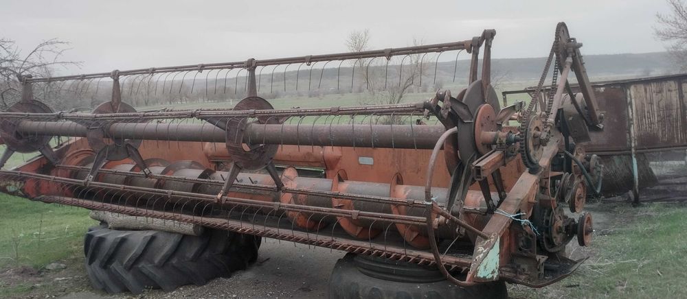 Продам комбайн Дон 1500 з комплектом жаток