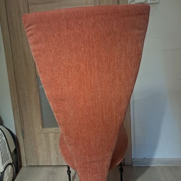 Kalita krzesła kute tapicerowane metalowe ręcznie wykonane.